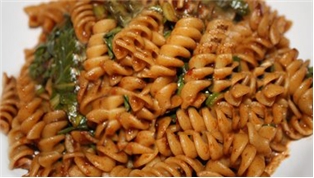 W.W. Pasta w/ Sundried Tomatoes, Pesto & Arugula