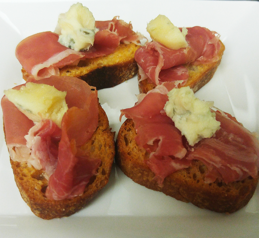 Crostini w Proscuitto di Parma & Gorgonzola
