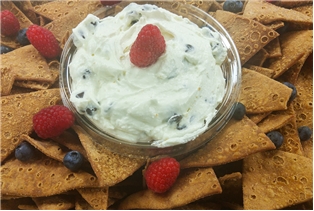 Cannoli Chip & Dip Platter (Medium)